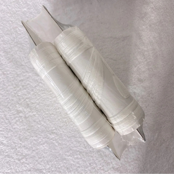 Vintage Inspirations White Textured Embossed Paintable Wallpaper Border Trim - Picture 9 of 11